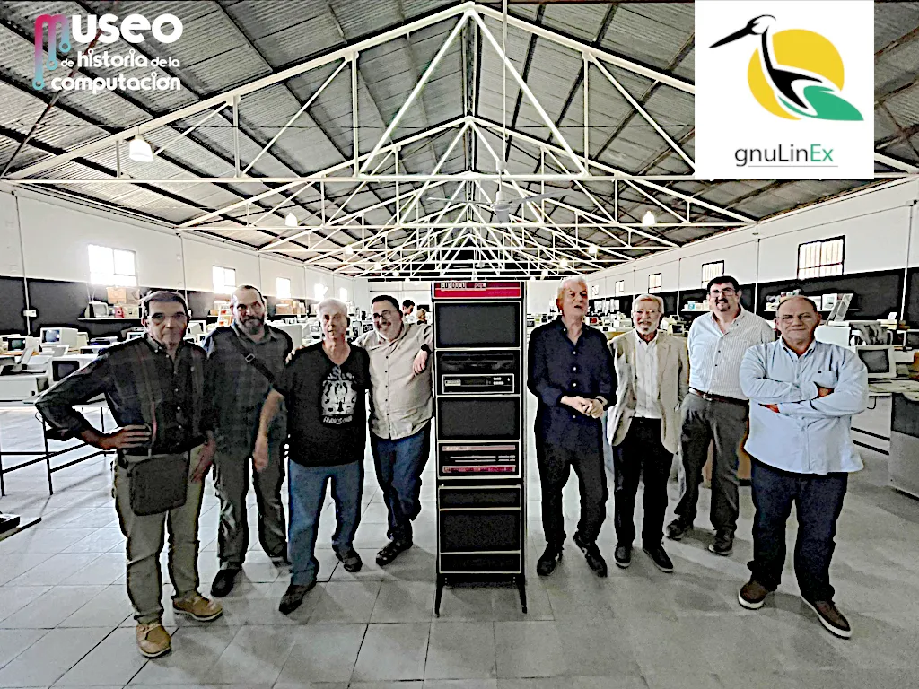 Participantes en el evento de gnuLinEx