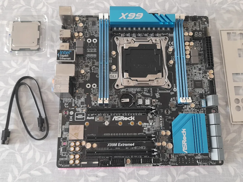 ASRock X99M Extreme4